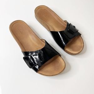 CLARKS I Sz 8 Patent Leather Slip On One Strap Flat Slide Cork Sandal Black